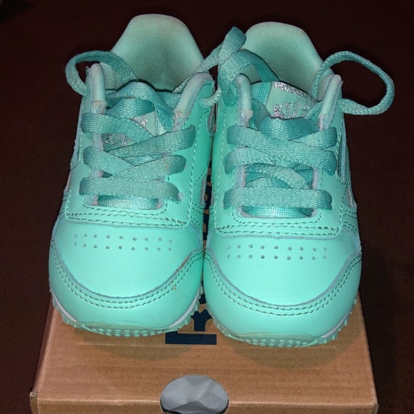 Reebok classic - Picture 2 of 4